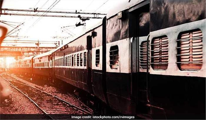 बिहार : स्टेशन पर लूटेरों ने की लूटपाट