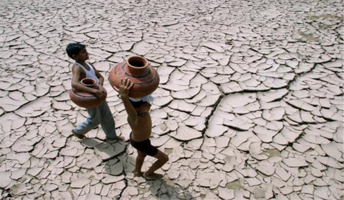पलायन कर रहे सूखाग्रस्त बुंदेलखंड के जख्मों पर गीत-संगीत का नमक
