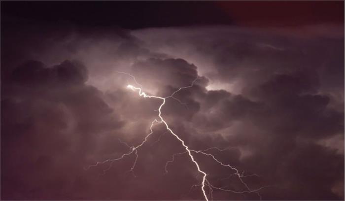 बिजली गिरने से तीन युवकों की मौत, एक घायल बिजली गिरने से तीन युवकों की मौत, एक घायल