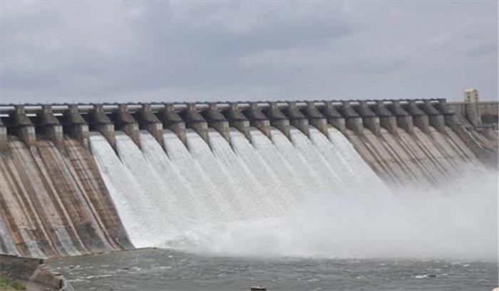 ओंकारेश्वर बांध प्रभावितों का जल सत्याग्रह दूसरे दिन भी जारी