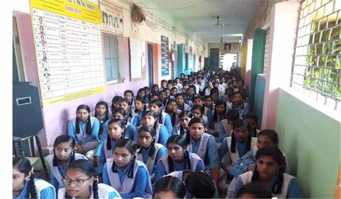 विधिक साक्षरता शिविर में दी गई कानूनी प्रावधानों की जानकारी