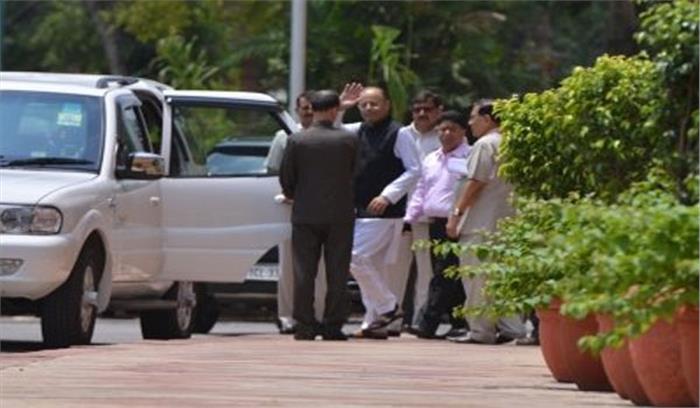 गुर्दा प्रत्यारोपण के बाद पहली बार राज्यसभा पहुंचे जेटली