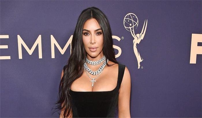 किम कर्दशियन हुईं जागरूक