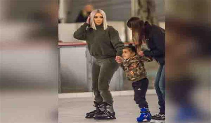 अपने बच्चों संग आइस स्केटिंग करती नज़र आई किम कर्दाशियां