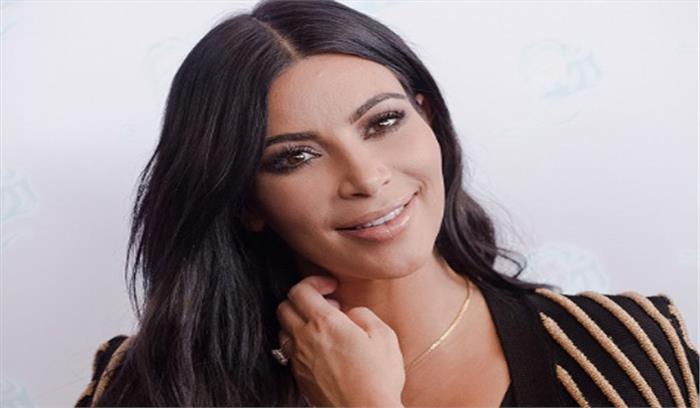 किम ने कहा मैं परफ्यूम लॉन्च करने जा रही हूं ,बॉटल उनके शरीर के आकार जैसी