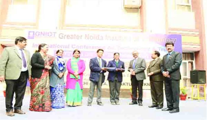 मोबाइल के उपयोग पर पोस्टर प्रतियोगिता