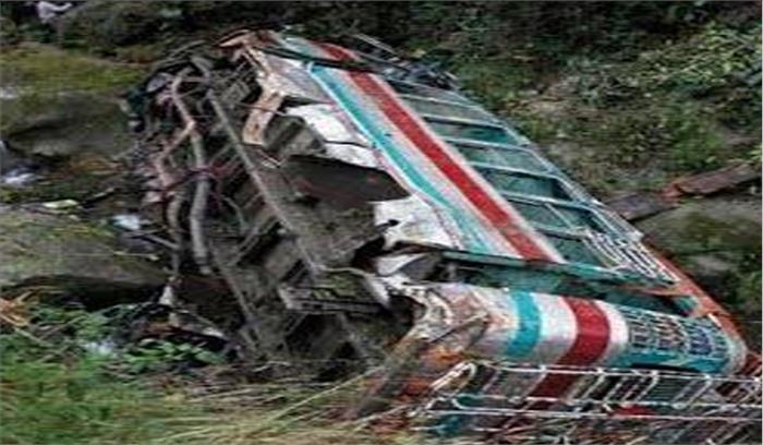 छग : बस खाई में गिरी, 2 लोगों की मौत