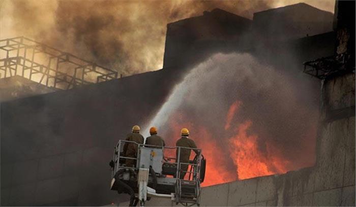 दिल्ली :भीषण आग लगने से एक ही परिवार के चार लोगों की मौत