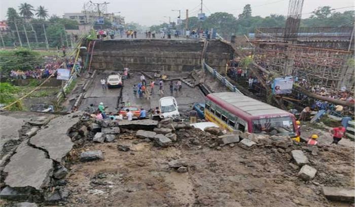 कोलकाता में फ्लाईओवर ढहा, कई लोग घायल