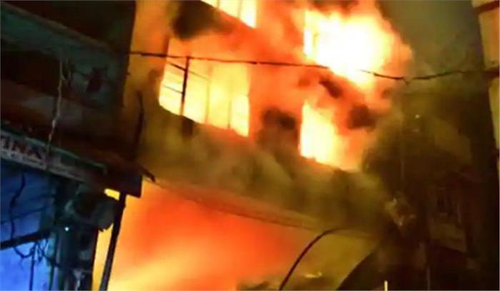 कोलकाता के होजरी फैक्ट्री में लगी भीषण आग