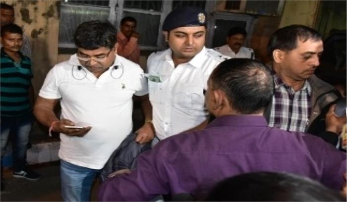 कोलकाता : पुलिस आयुक्त राजीव के आवास पर सीबीआई, पुलिस में हाथापाई