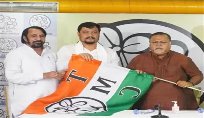 भाजपा का एक और विधायक तृणमूल में शामिल भाजपा का एक और विधायक तृणमूल में शामिल