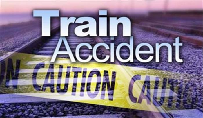 कोलकाता में ट्रेन हादसा, 24 घायल कोलकाता में ट्रेन हादसा, 24 घायल