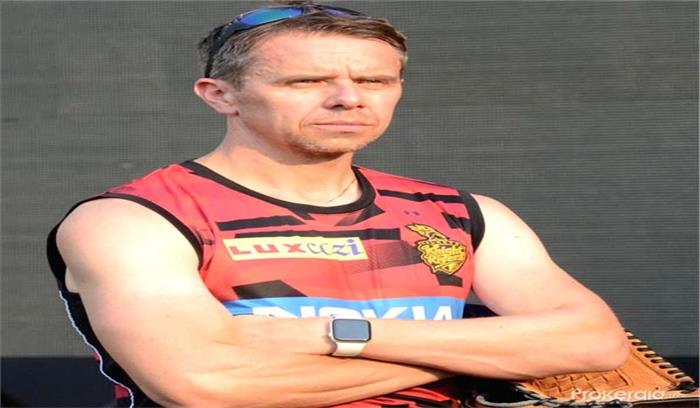  कोलकाता नाइट राइडर्स के  कोच क्रो ने कहा -नरेन ने गेंदबाजी एक्शन पर काफी काम किया