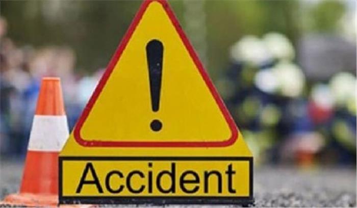 बंगाल : बस दुर्घटना में 5 मरे 22 घायल