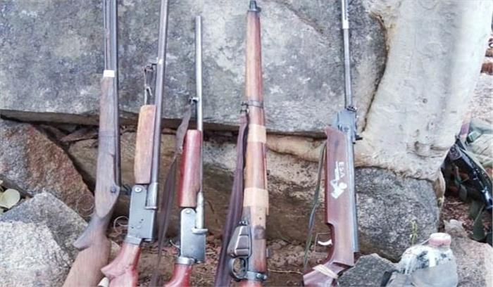 पश्चिम बंगाल में भारी मात्रा में हथियार, गोला-बारूद जब्त