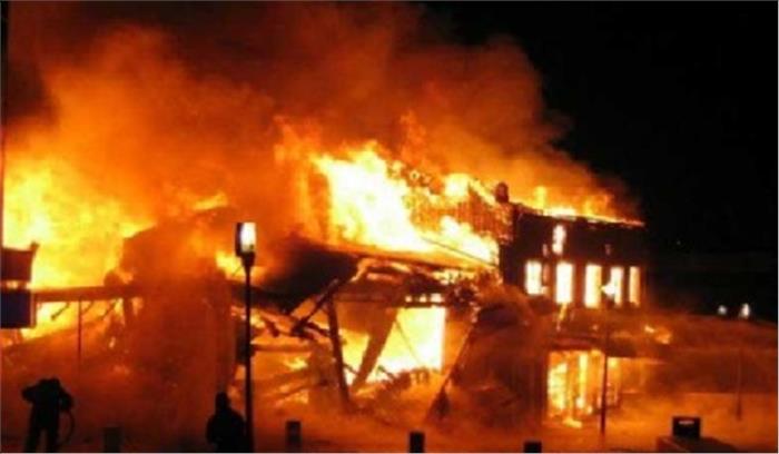 पश्चिम बंगाल: बस्ती में आग लगने से तीन लोगों की मौत