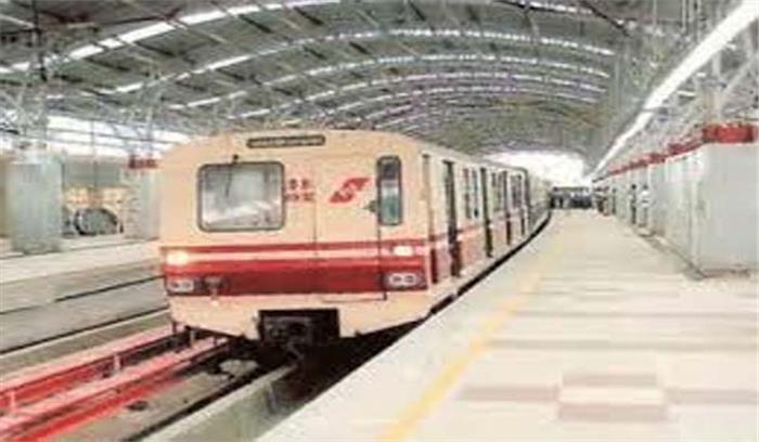 कोलकाता में पुल ढहने के बाद बचाव कार्य आज भी जारी कोलकाता में पुल ढहने के बाद बचाव कार्य आज भी जारी