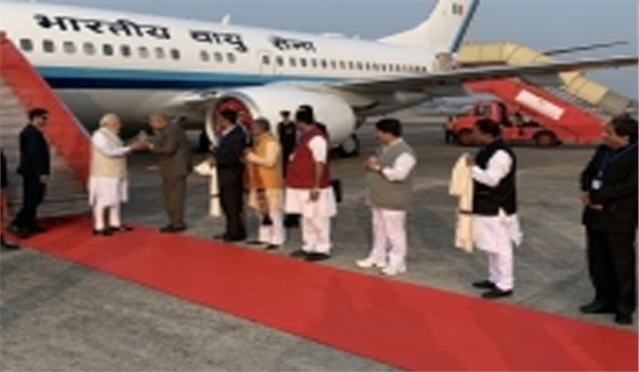 प्रधाममंत्री मोदी पश्चिम बंगाल पहुंचे, ममता से मिले प्रधाममंत्री मोदी पश्चिम बंगाल पहुंचे, ममता से मिले