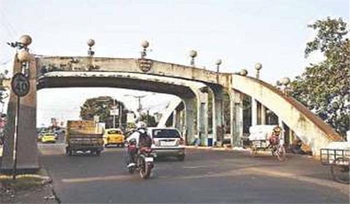 तल्लाह पुल पर पाबंदी से यात्रियों काे हो रही परेशानी तल्लाह पुल पर पाबंदी से यात्रियों काे हो रही परेशानी