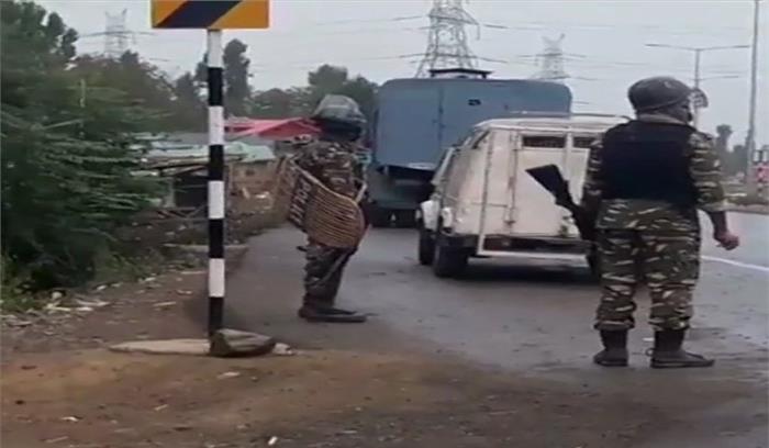 जम्मू-कश्मीर: कुलगाम में सुरक्षा बलों के साथ मुठभेड़ में तीन आतंकवादी ढेर