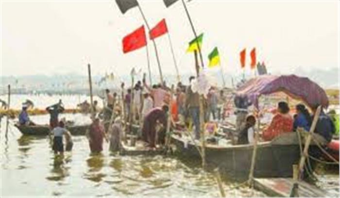 प्रयागराज में श्रद्धालुओं से भरी नाव संगम में पलटी, कोई हताहत नहीं​​​​​​​