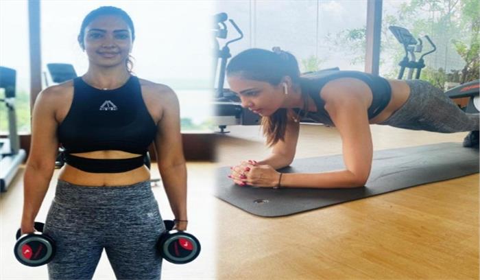 बड़ी दुर्घटना से उबरने के बाद पूजा बनर्जी ने फिर से शुरु किया योग