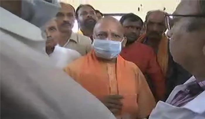 कुशीनगर हादसा: योगी आदित्यनाथ ने की घायलों से मुलाकात 