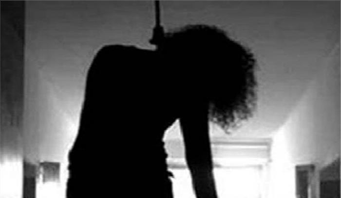 कुशीनगर में संदिग्ध हालत में छात्रा की मृत्यु, शव फंदे से लटका मिला