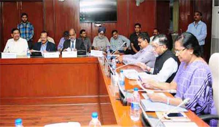 श्रमिक संगठनों से विरोध प्रदर्शन टालने की अपील