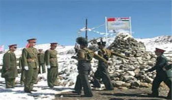 चीन सीमा पर एलएसी से सटे गांवों में ब्लैकआउट के बीच गांव खाली करवाने की भी तैयारी चीन सीमा पर एलएसी से सटे गांवों में ब्लैकआउट के बीच गांव खाली करवाने की भी तैयारी