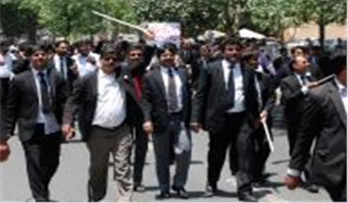 लाहौर अस्पताल हमला मामले में 250 वकीलों पर मुकदमा