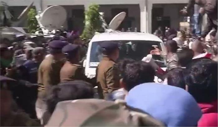 लालू की सज़ा पर फैसला टला, वापस जेल लौटे