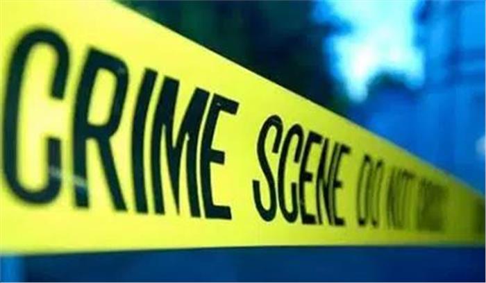 जमीनी विवाद में मां बेटी की हत्या