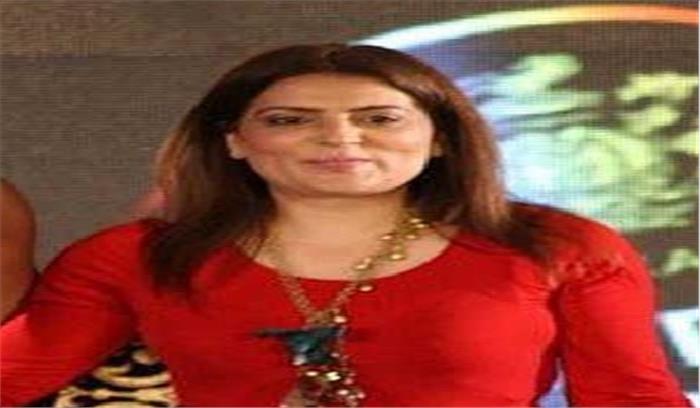 भूमि पेडनेकर काफी मेहनती और अच्छे स्वभाव की इंसान हैं : डिजाइनर रेनू टंडन