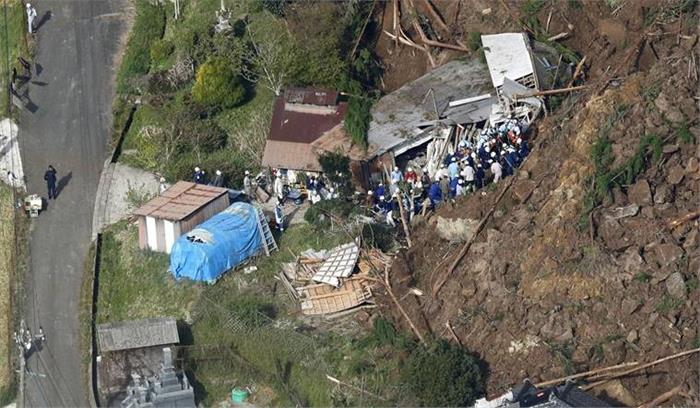 जापान : ओइटा में भूस्खलन में तीन घर जमींदोज, 6 लापता