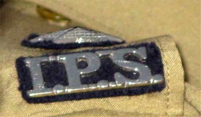 लखनऊ में 5 साल में 20 तबादले