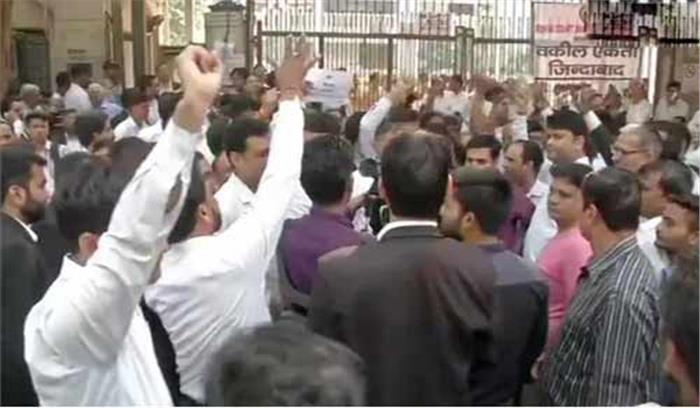 वकीलों की हड़ताल खत्म करने की याचिका पर सुनवाई टली