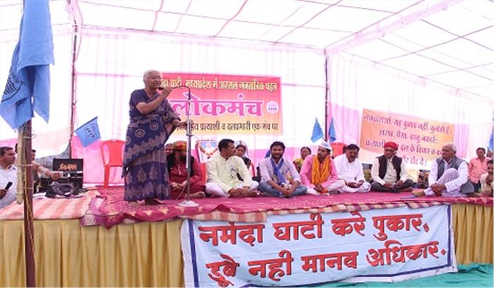 नेताओं से पूछे जनता ने तीखे सवाल