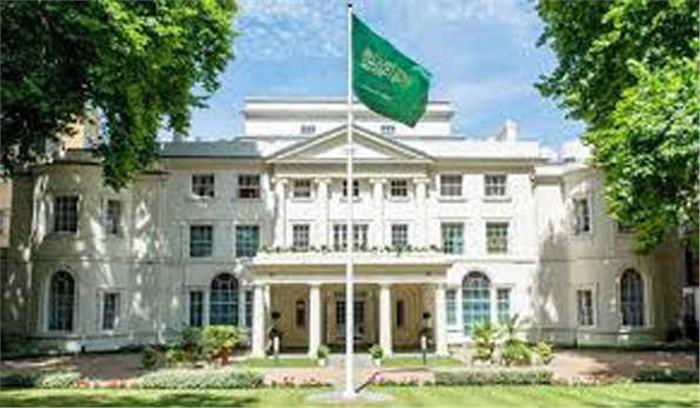 सऊदी दूतावास ने लेबनान से 132 नागरिकों को वतन भेजा