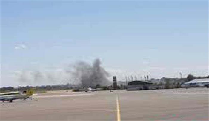 त्रिपोली हवाई अड्डे पर हथगोलों से हमला: तीन घायल