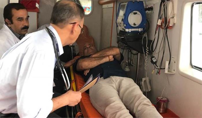 धरने पर बैठे मनीष सिसोदिया की तबीयत बिगड़ी, अस्पताल में भर्ती 