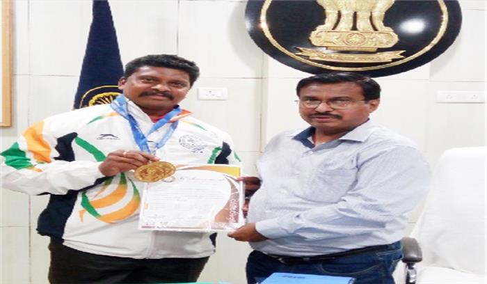 स्ट्रेंथ लिफ्टिंग चैम्पियनशिप  में महेन्द्र कुमार  को दो स्वर्ण पदक