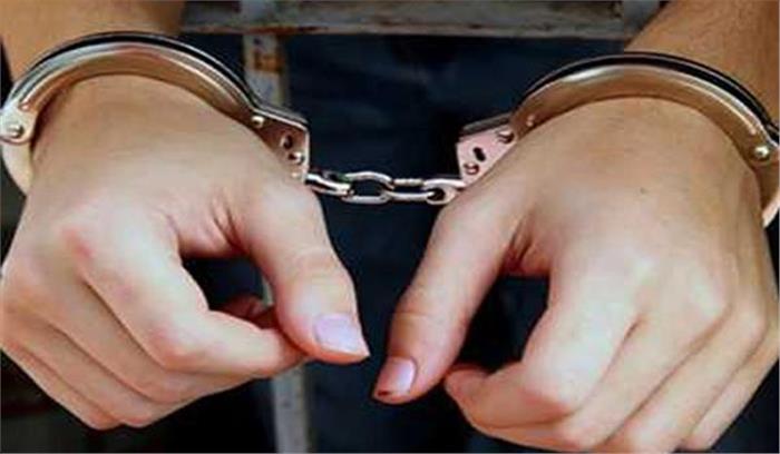 लिफ्ट लेने के बहाने लूटने वाली महिला गिरफ्तार