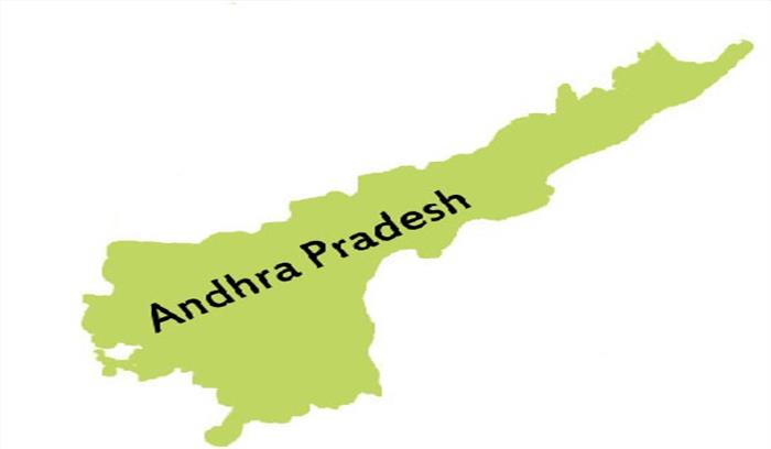 बिजली गिरने से तीन की मौत