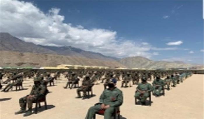 चीनी सैनिकों के सामने डटे 30,000 भारतीय सैनिक  