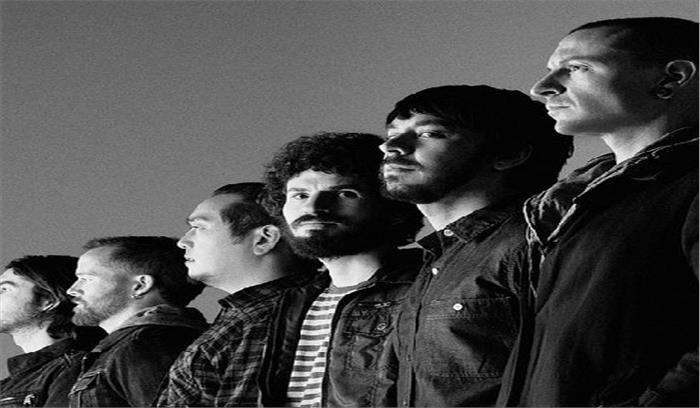 रॉकबैंड लिंकिन पार्क ने चेस्टर के लिए स्थापित किया श्रद्धांजलि स्थल