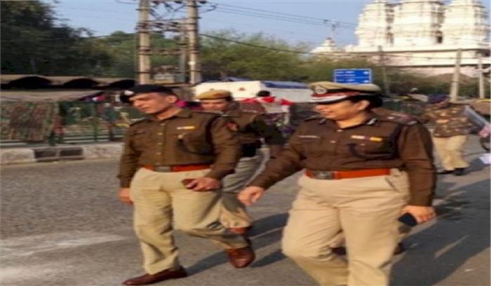 लॉकडाउन-4 : जाम से बचने को बदली जाने लगी रोड पर लगे बैरिकेड्स की जगह