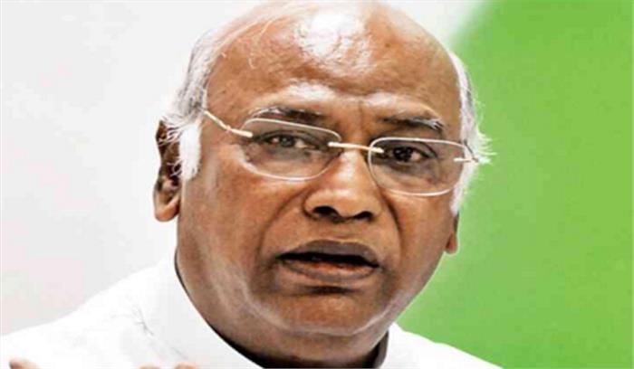 दलित मुख्यमंत्री का मुद्दा मीडिया का बनाया हुआ: मल्लिकार्जुन खड़गे