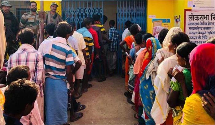 असम में सुबह 9 बजे तक 12 फीसदी से अधिक मतदान असम में सुबह 9 बजे तक 12 फीसदी से अधिक मतदान